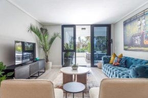 Trendy 2 bedroom apartment in Greenpoint, Cape Town.